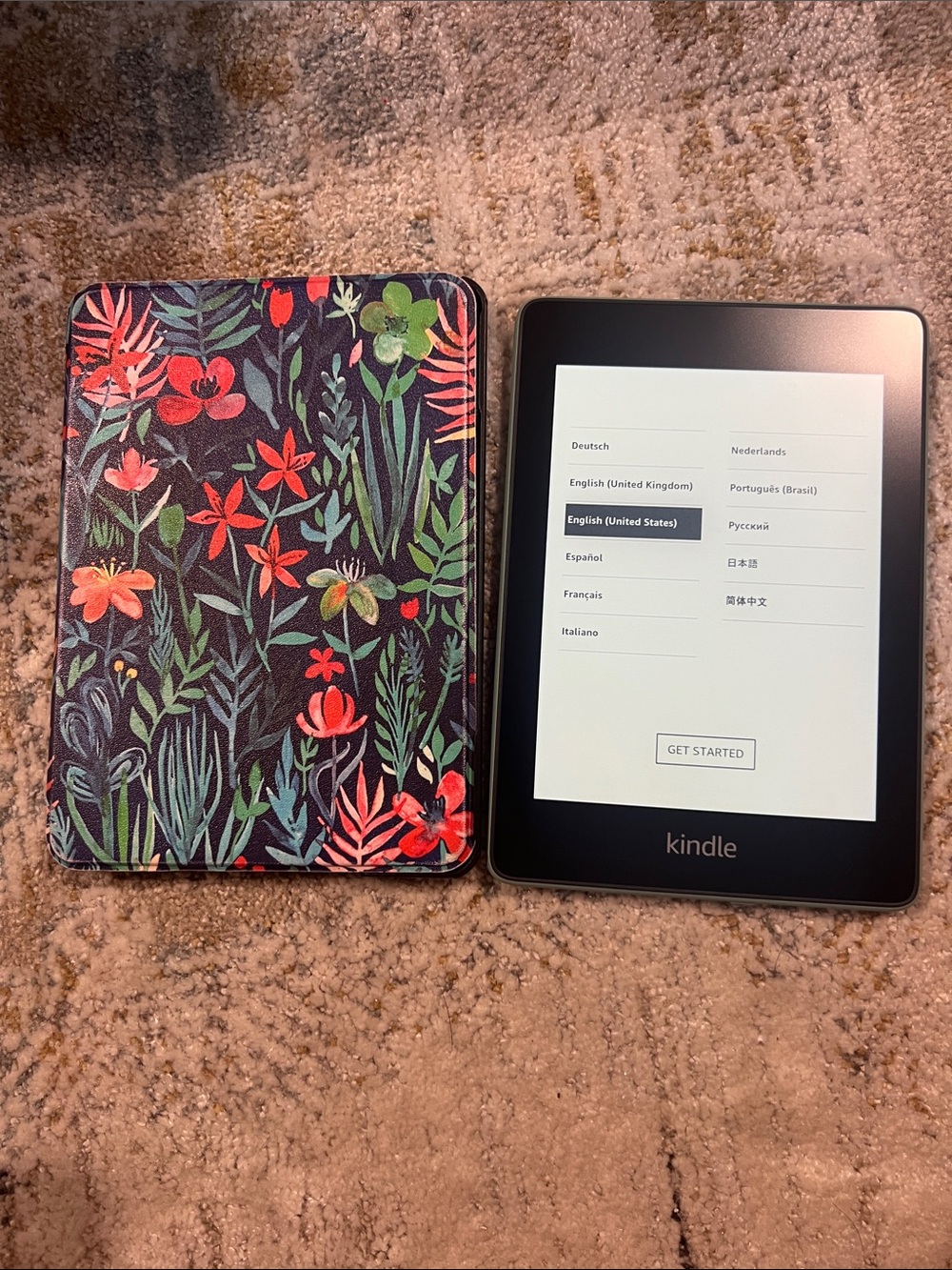 kindle paperwhite 10th generation 32 gb with charger and case z27